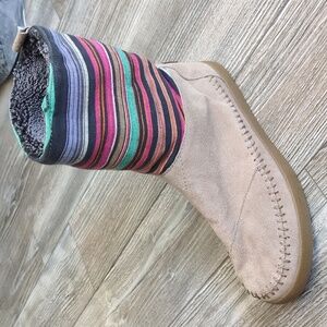 Toms Nepal Moccasin Style Beige Multi Color Striped Booties Size 7